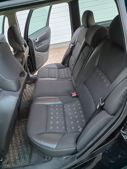 Volvo V70 6 of 6