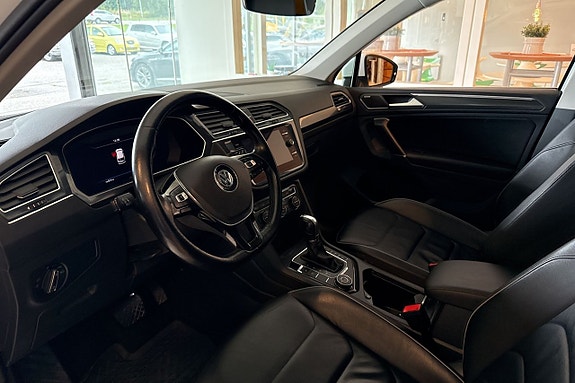 Volkswagen Tiguan 5 of 23