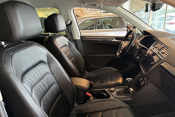 Volkswagen Tiguan 16 of 23