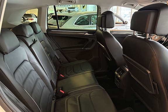Volkswagen Tiguan 19 of 23