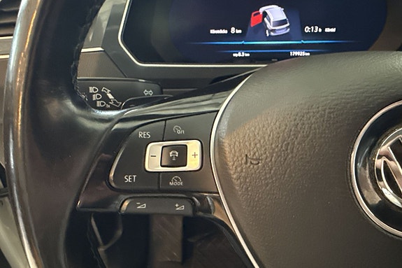 Volkswagen Tiguan 10 of 23