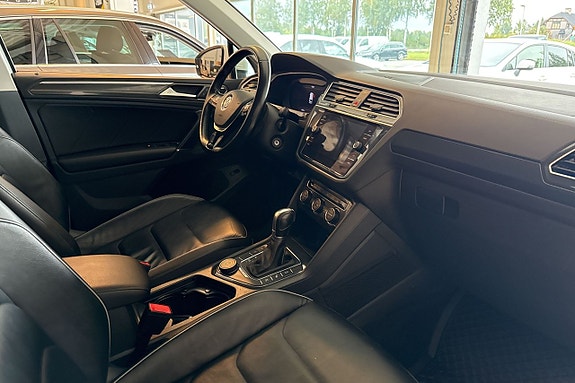Volkswagen Tiguan 17 of 23
