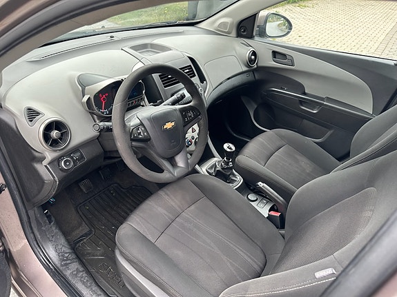 Chevrolet Aveo 6 of 16
