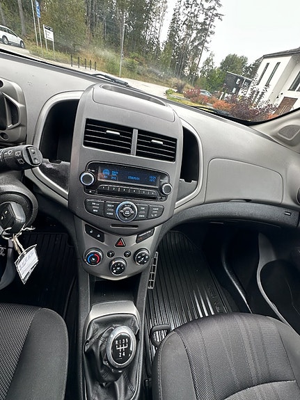 Chevrolet Aveo 8 of 16