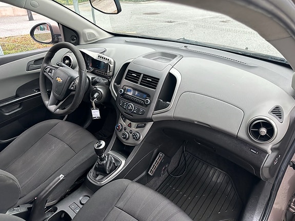 Chevrolet Aveo 3 of 16