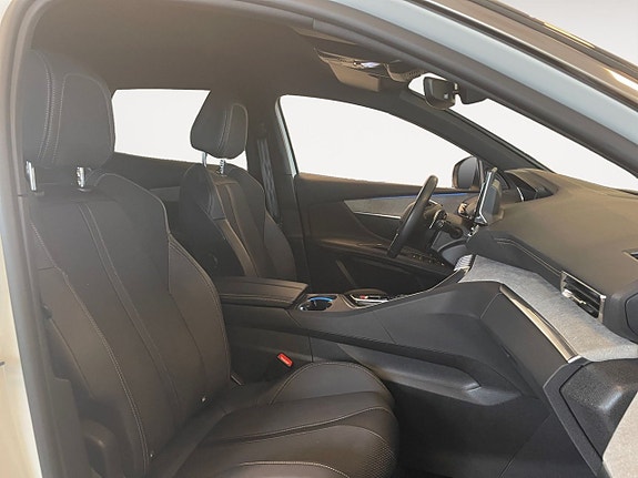 Peugeot 3008 15 of 23