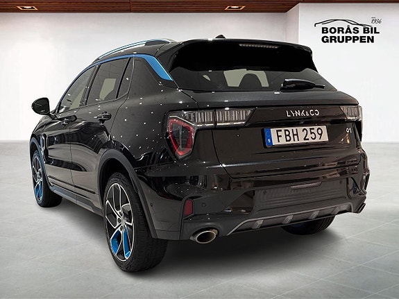 Lynk & Co 01 2 of 17
