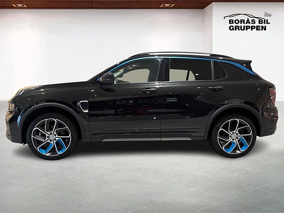 Lynk & Co 01 3 of 17