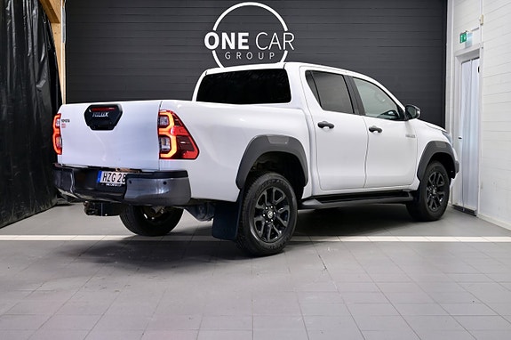 Toyota HiLux 4 of 26