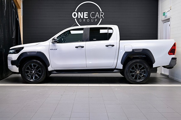 Toyota HiLux 3 of 26