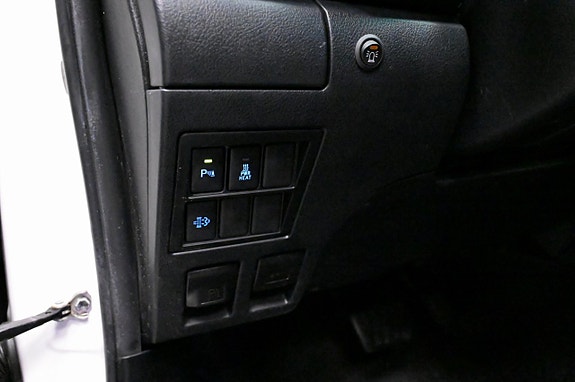 Toyota HiLux 17 of 26