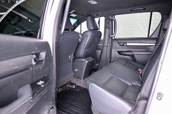 Toyota HiLux 8 of 26