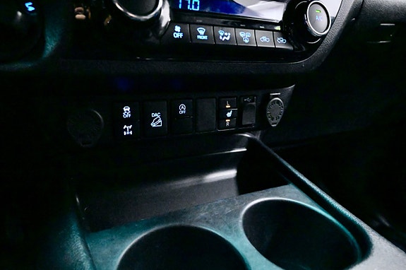 Toyota HiLux 19 of 26