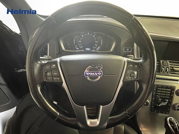 Volvo XC60 7 of 11