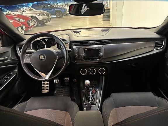 Alfa Romeo Giulietta 8 of 9