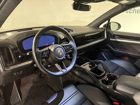 Porsche Cayenne 11 of 16