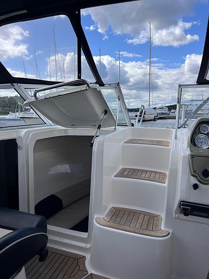Bella 600 DC 2013 - fin och välhållen daycruiser 7 of 11