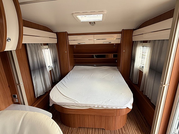 Adria Alpina 660 PT ALDE / Förtält / Queenbed / 3 våningssängar 9 of 22