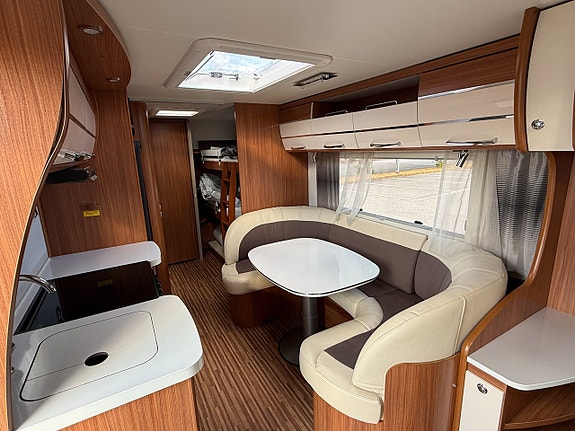 Adria Alpina 660 PT ALDE / Förtält / Queenbed / 3 våningssängar 8 of 22