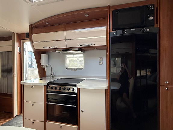 Adria Alpina 660 PT ALDE / Förtält / Queenbed / 3 våningssängar 11 of 22