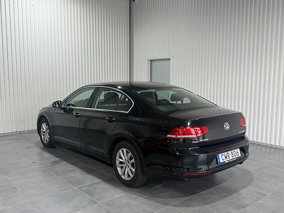 Volkswagen Passat 7 of 14