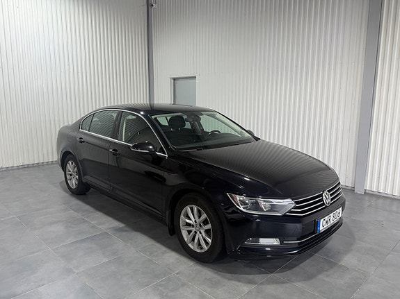 Volkswagen Passat 3 of 14