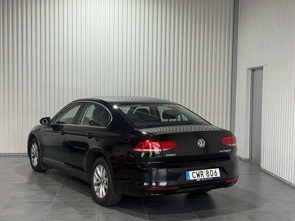 Volkswagen Passat 8 of 14