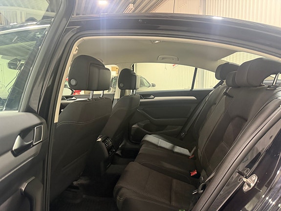 Volkswagen Passat 14 of 14