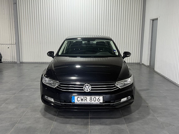 Volkswagen Passat 5 of 14