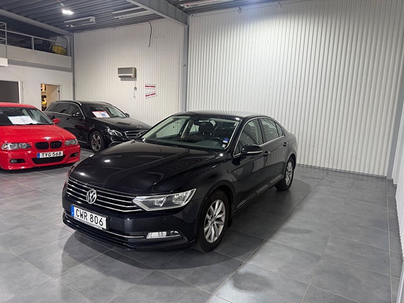 Volkswagen Passat 4 of 14
