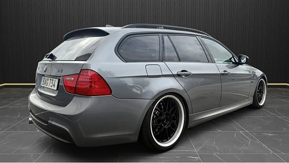 BMW 330d 4 of 8