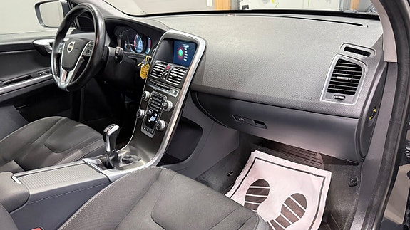 Volvo XC60 15 of 18