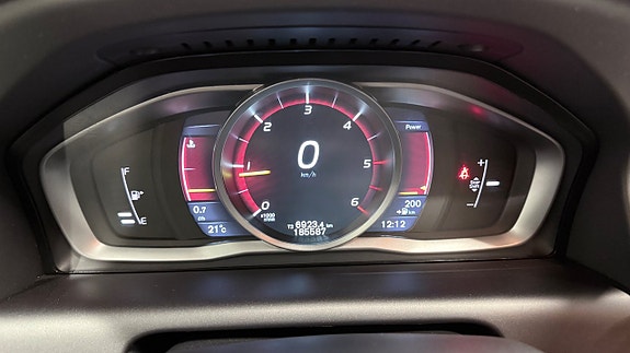 Volvo XC60 12 of 18