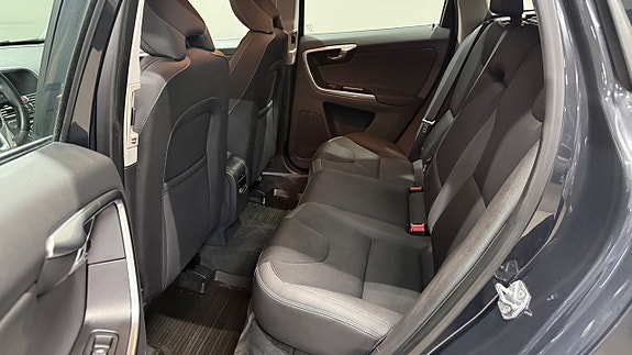 Volvo XC60 16 of 18