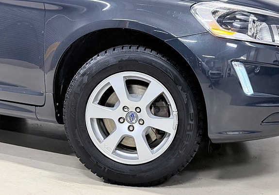 Volvo XC60 3 of 18