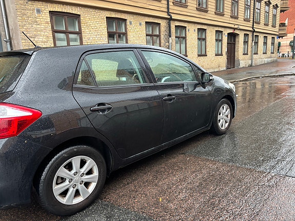 Toyota Auris 6 of 8