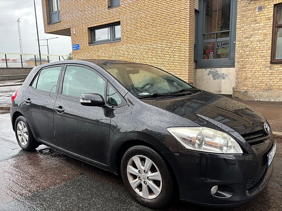 Toyota Auris 4 of 8