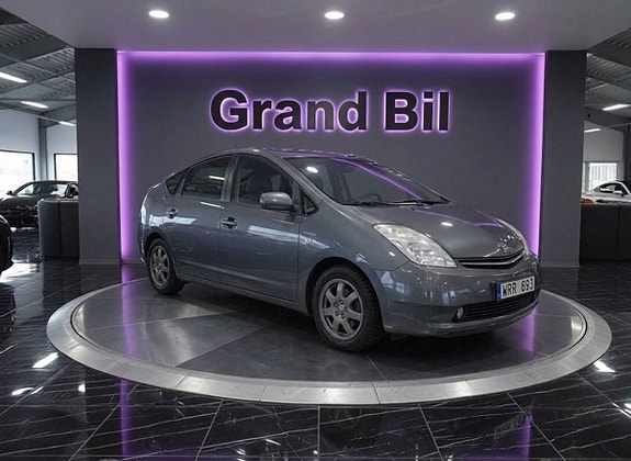 Toyota Prius 2 of 15