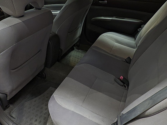 Toyota Prius 8 of 15