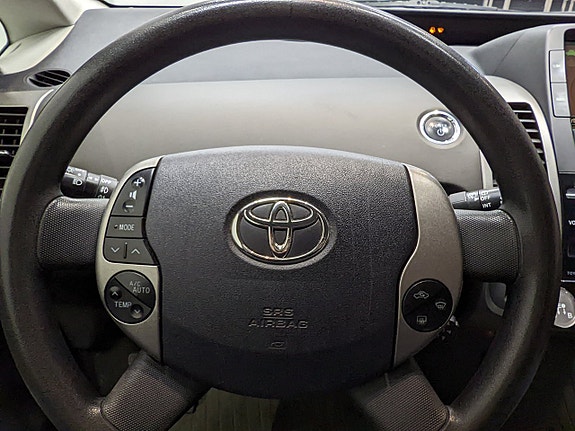 Toyota Prius 13 of 15