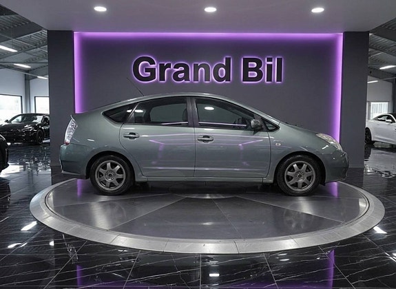 Toyota Prius 3 of 15