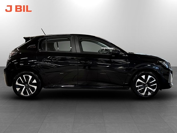 Peugeot 208 13 of 15
