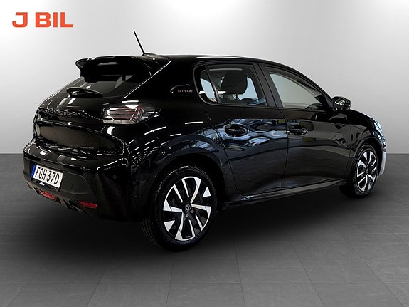 Peugeot 208 3 of 15