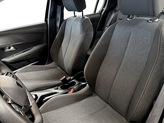 Peugeot 208 5 of 15