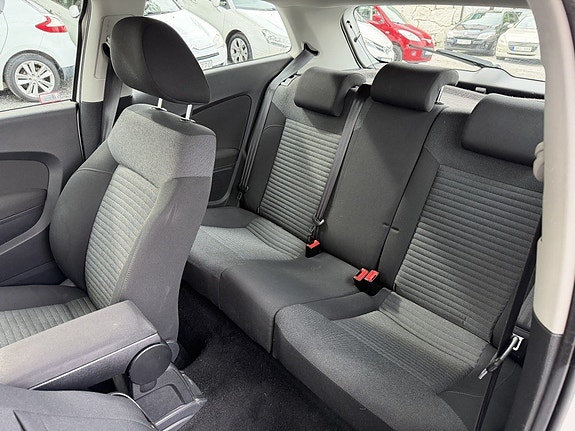 Volkswagen Polo 15 of 23