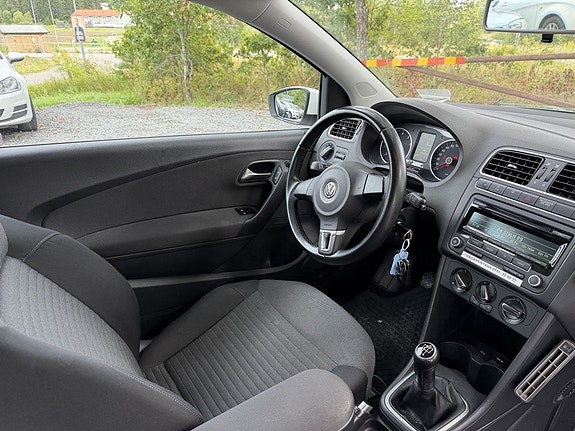 Volkswagen Polo 13 of 23