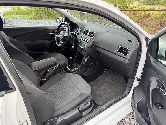 Volkswagen Polo 10 of 23