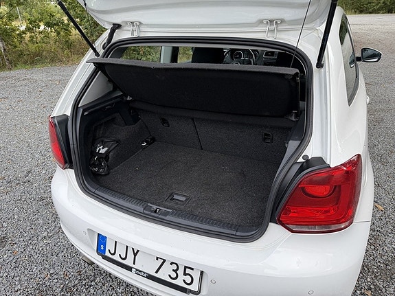 Volkswagen Polo 16 of 23