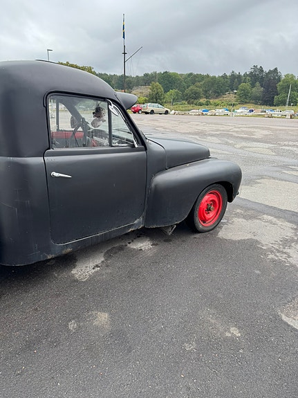 Volvo PV445 2 of 8