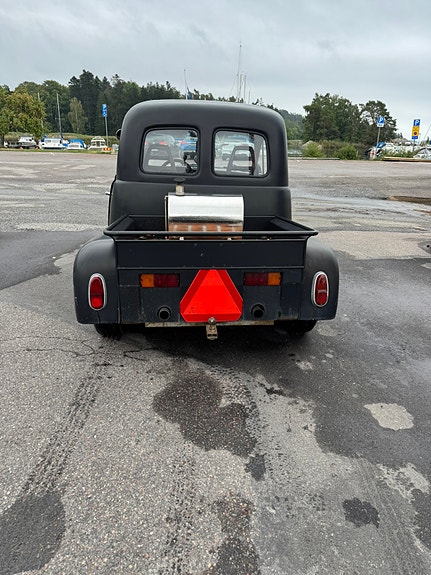 Volvo PV445 4 of 8